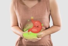 Bị đau bụng nên làm gì? 5 cách giảm đau bụng hiệu quả tại nhà