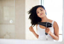 Dùng máy sấy tóc nhiều có tốt không? 5 nguyên tắc sấy tóc để tóc chắc khoẻ