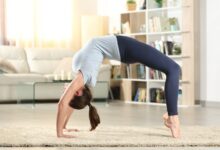 Tác dụng và cách thực hiện tư thế bánh xe trong yoga