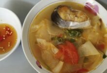 Cách nấu canh chua cá ba sa ngon đúng vị miền Tây