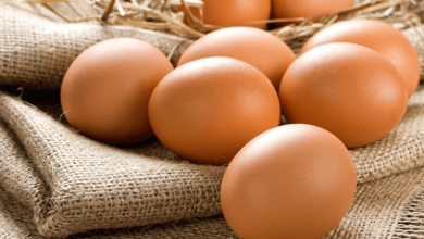 Nên ăn trứng gà hơn trứng vịt?