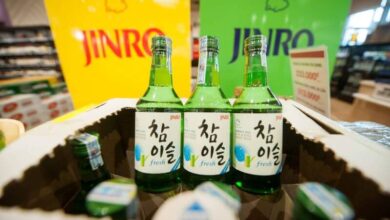 Rượu Soju giá bao nhiêu? Cách uống Soju chuẩn Hàn Quốc