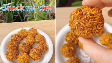 Biến tấu mì gói thành bánh snack viên giòn rụm, ăn cực thích